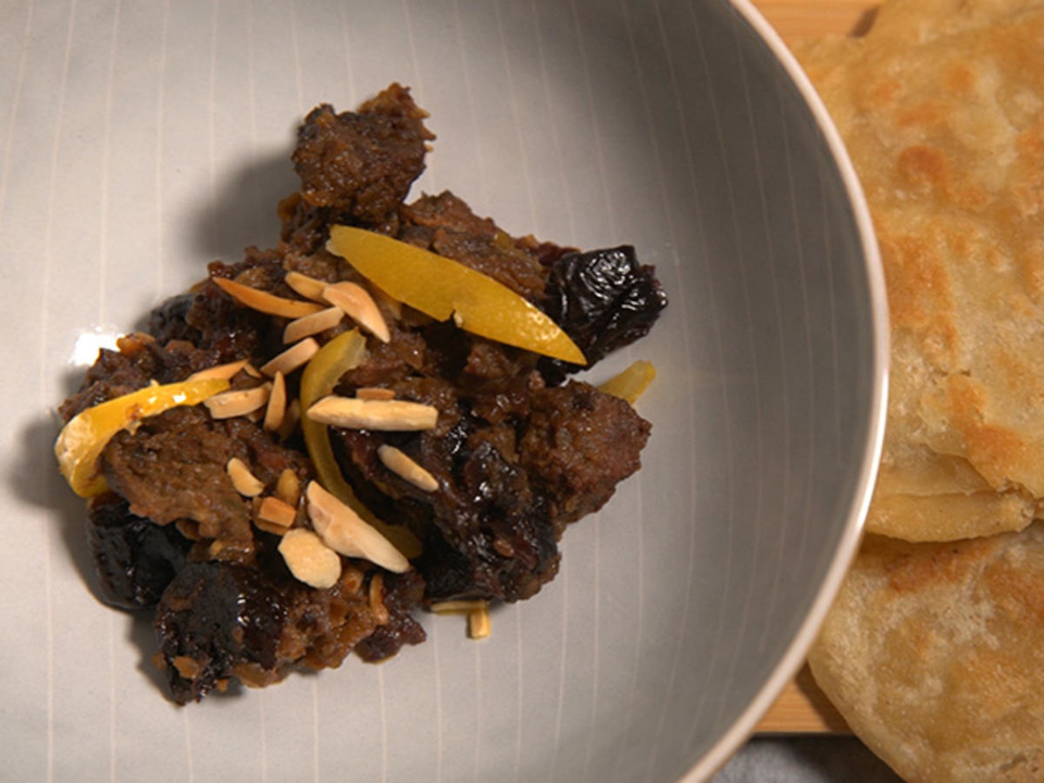 Marokkanische Tajine mit Msemen und Minz-Salat