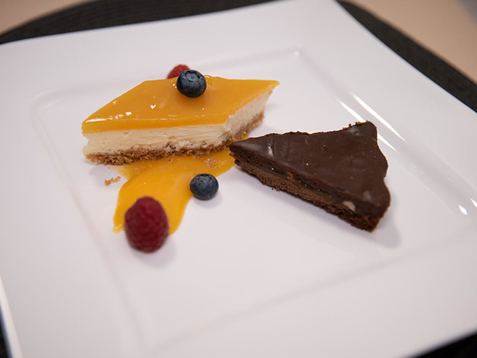 Der süße Abschluss : Frischkäse-Törtchen & Mini-Erdnuss-Schoko-Tarte