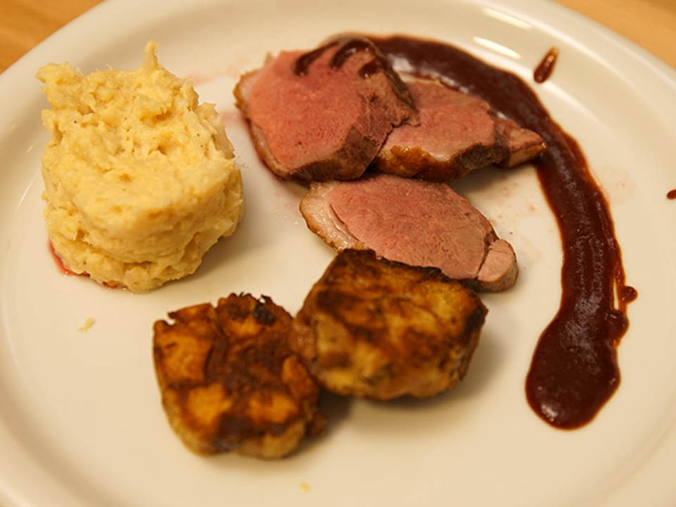 Entenbrust, Kloß mit Soß, Blumenkohl