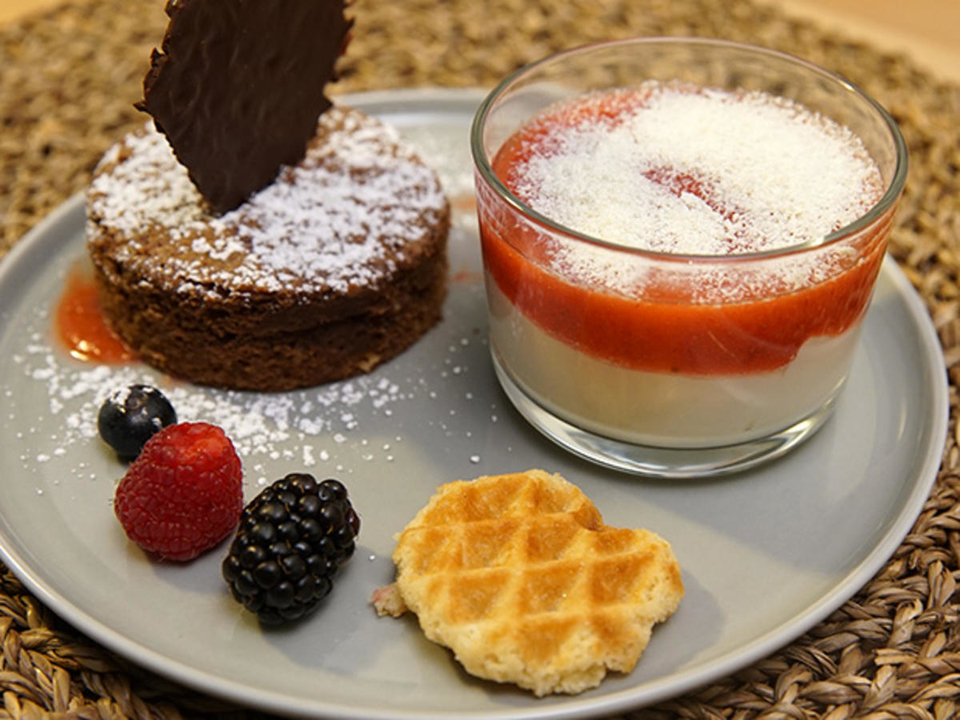 Spaghettieispudding, Schokoküchlein und Waffelkeks