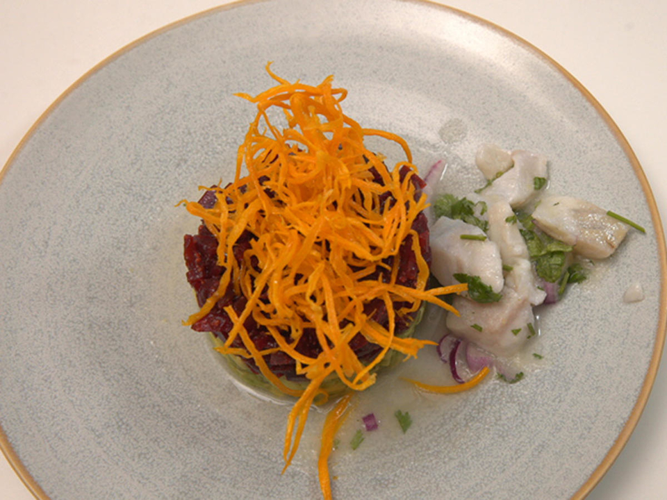 Der Antrag – Avocado-Rote Beete-Türmchen mit Ceviche