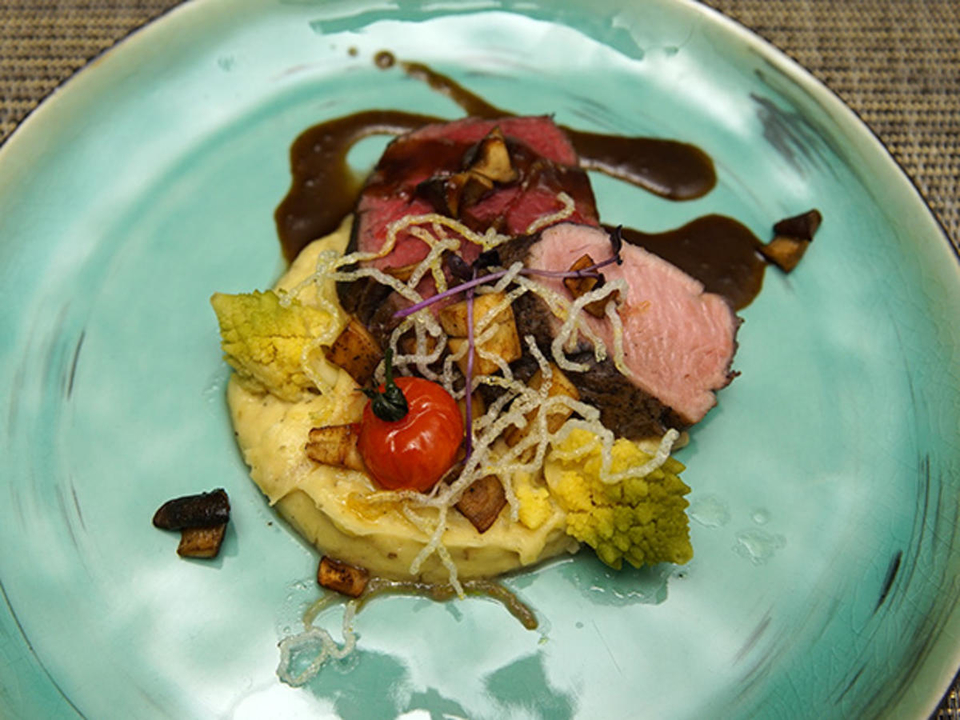 Zartes Iberico-Schweinefilet mit Kartoffel-Steinpilzstampf