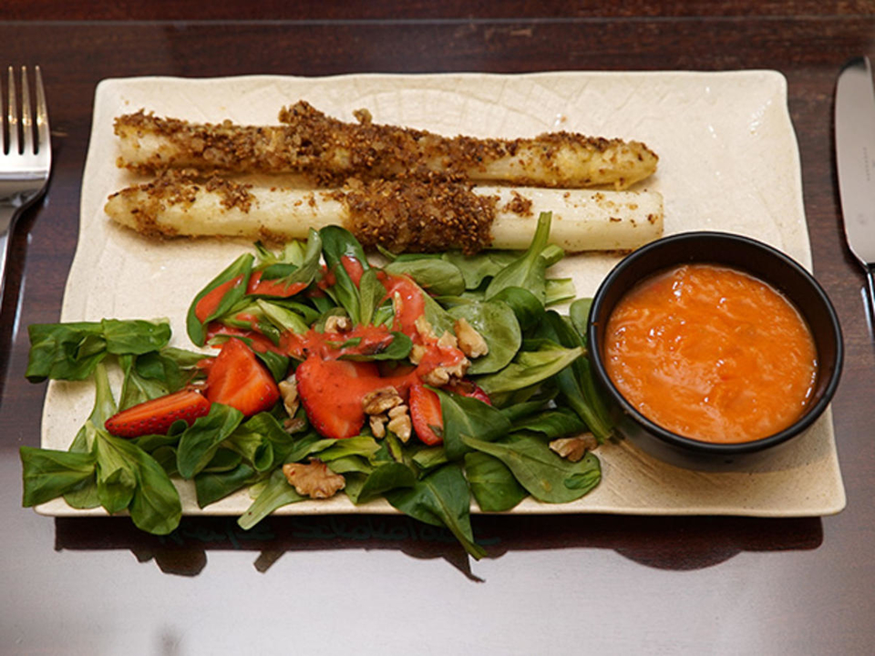 Spargel / Sesam / Papaya / Erdbeere / Feldsalat