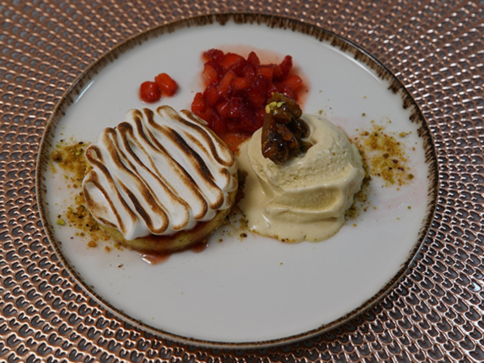 Tarte mit Tonkabohnen und Erdbeeren