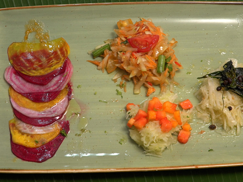 Som Tam Papaya-Salat und Bete-Carpaccio