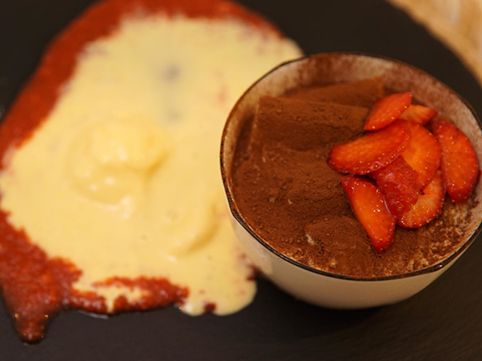 Tiramisu und Vanilleeis
