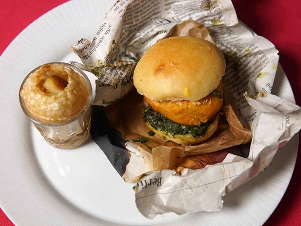 Zweierlei Streetfood: Vada Pav und Pani Puri