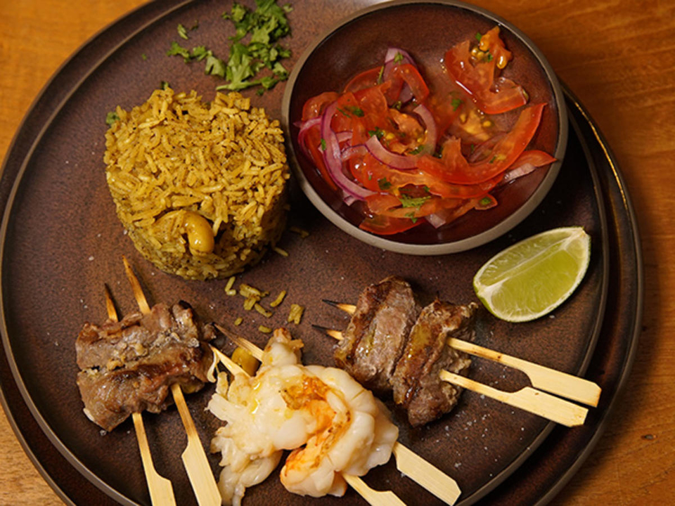 Pilau, Kachumbari na nyama choma