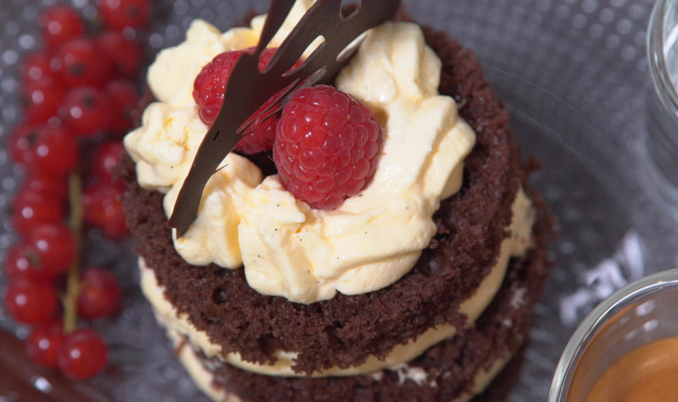 Summer Naked Cake mit Mango-Maracuja Sorbet und Espresso