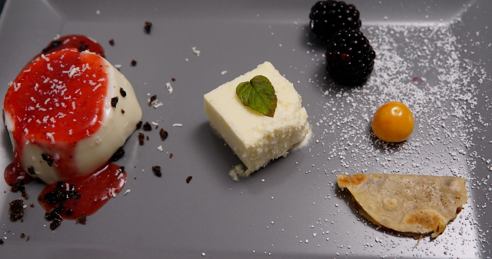 Panna Cotta, Oliven, Eis und Crêpes