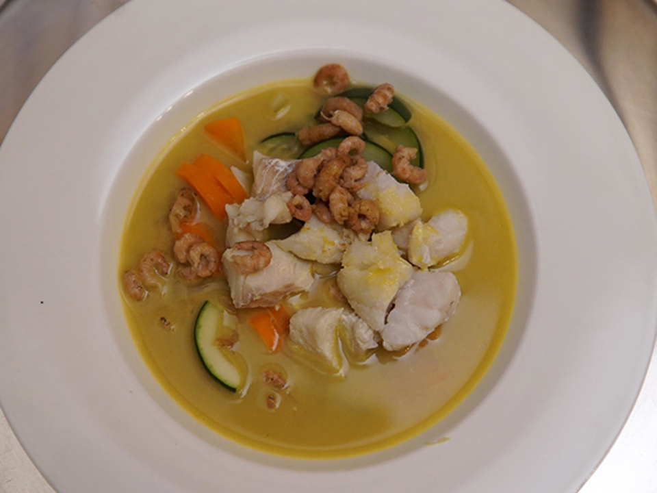 Fischeintopf mit Curry und friesisches Vollkornbrot