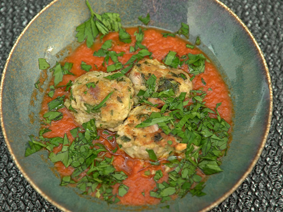 Thunfischbällchen mit Tomatensugo