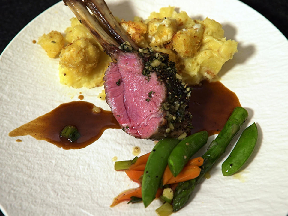 Lamm mit Kartoffel-Stampf und Gemüse