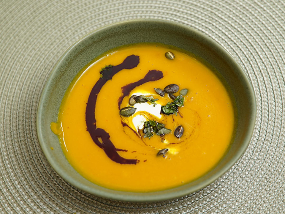 Kürbissuppe mit Thai-Note und Kürbisbaguette