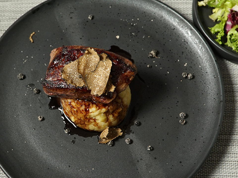 Rinderfilet mit Rotwein Jus und Trüffelkartoffelstampf