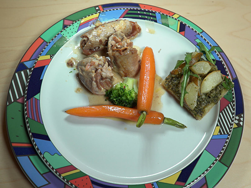 Involtini mit krauser Füllung an Gemüse der Saison