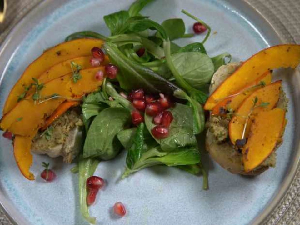 Herbstliches Ciabatta mit Mandelmus und Feldsalat