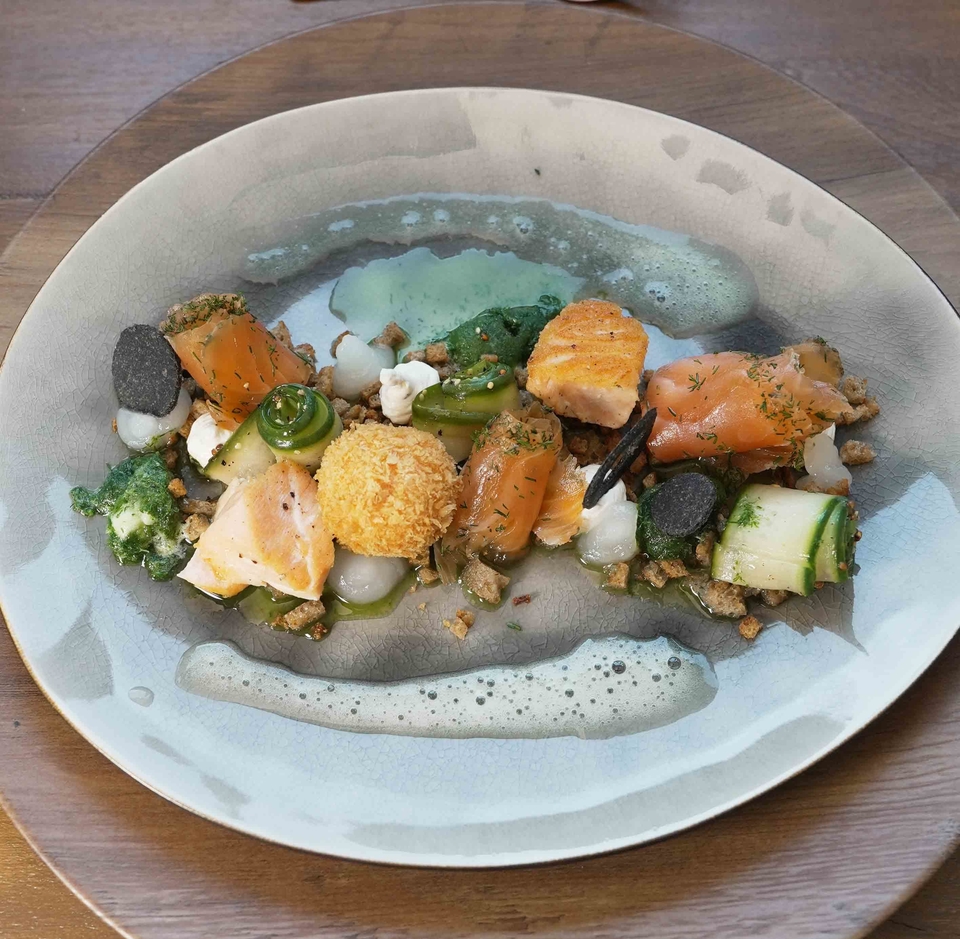Lachsvariationen mit Dill, Gurke und Zitrone