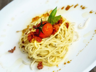 Pasta mit Käsesauce und Salsiccia (Jochen Schropp)