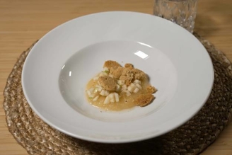 Dekonstruierter Applecrumble mit Apfel-Rosmarin-Kompott & eingelegtem Apfel