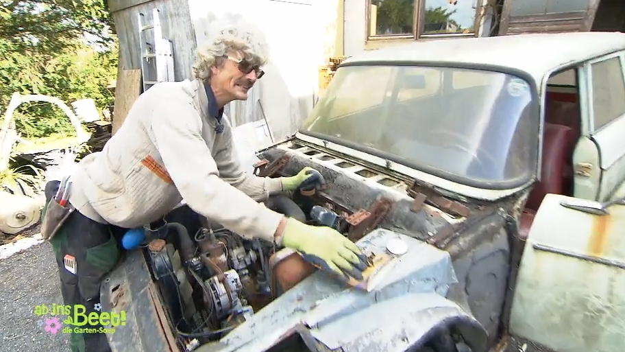 Ralf und Claus machen das Auto kindergerecht