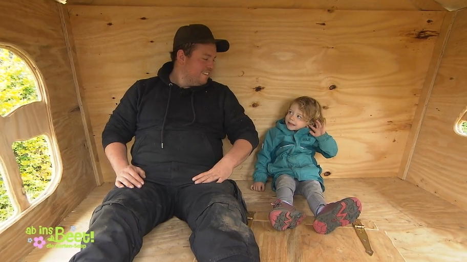 Henriks Kleine schaut noch etwas skeptisch