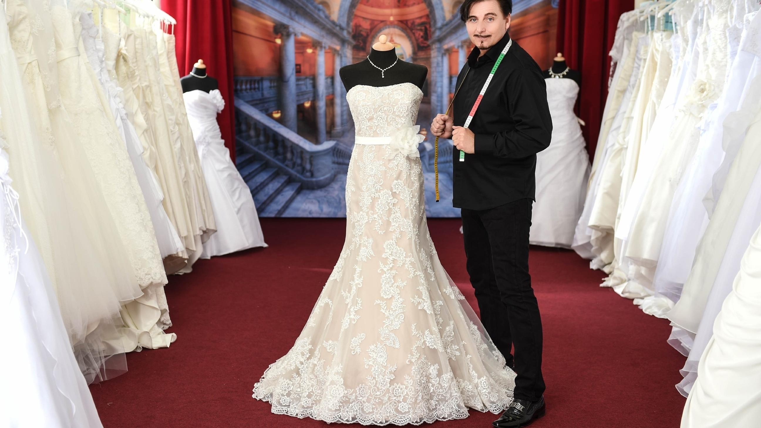 Brautkleid-Papst verlangt Eintritt fürs Shopping