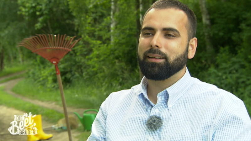 Özgür und Ali müssen zum Freitagsgebet