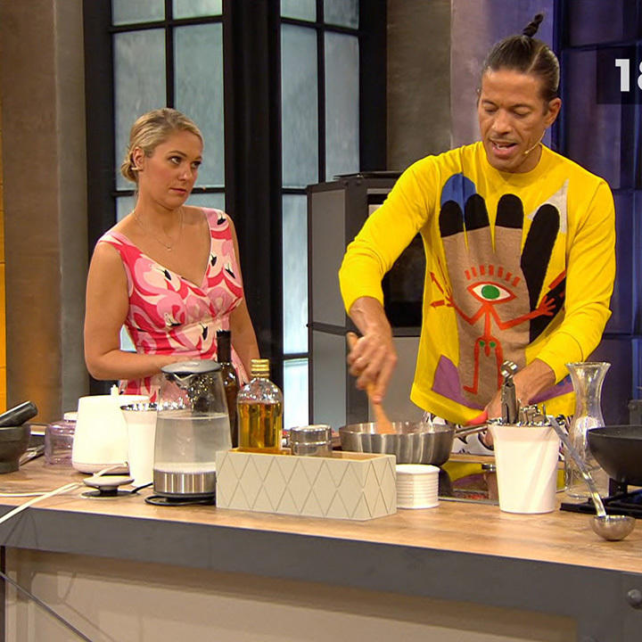 Jorge Gonzalez kocht ein "Arroz con Pollo"