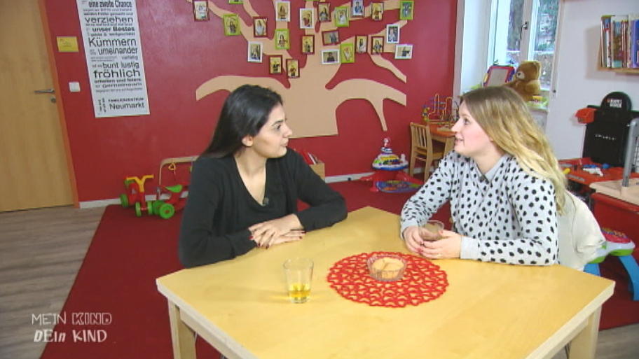 Mona und Larissa in der Aussprache