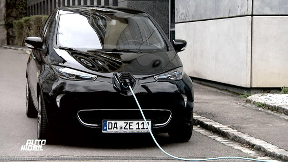 Übersteht ein E-Auto einen Blitzeinschlag?