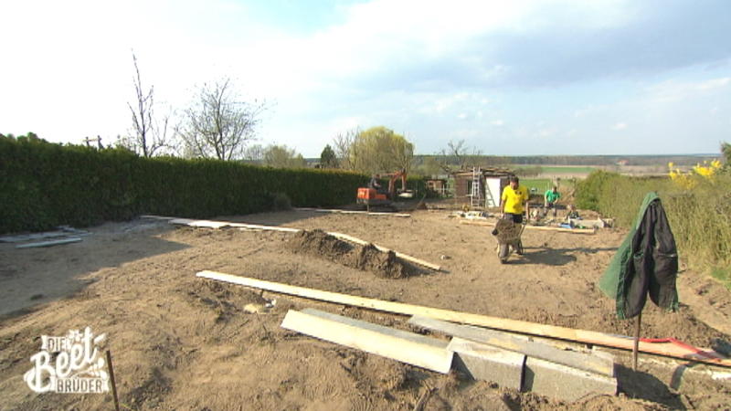 Langsam nimmt der Garten Form an