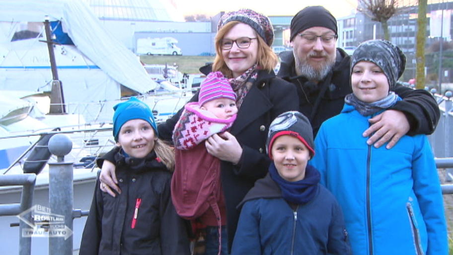 Panagiota präsentiert den neuen Familienwagen
