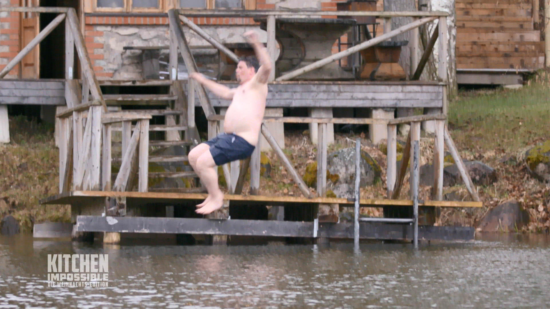 Tim Mälzer und Tim Raue genießen die Sauna
