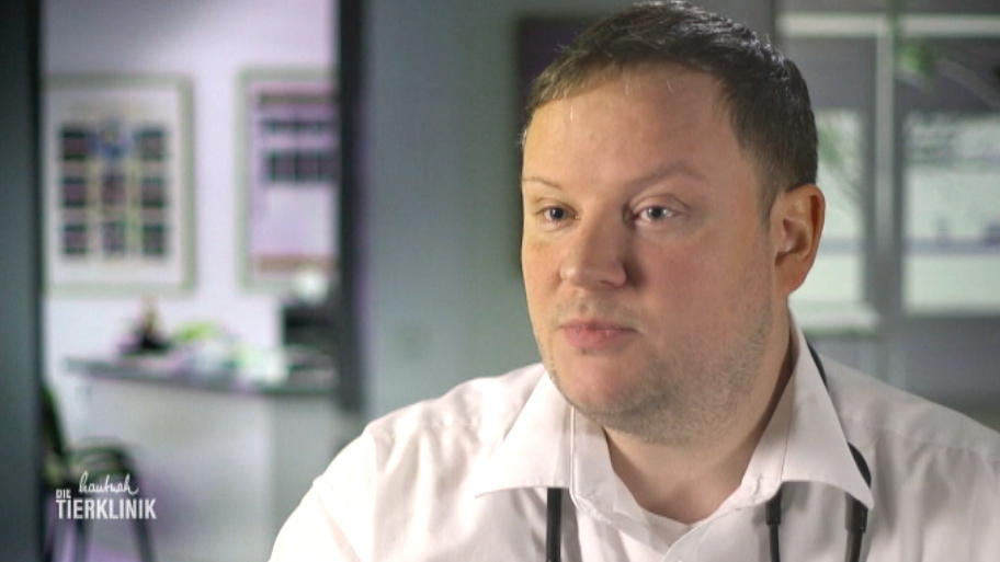 Neurologe Henning Schenk korrigiert Sammys Diagnose