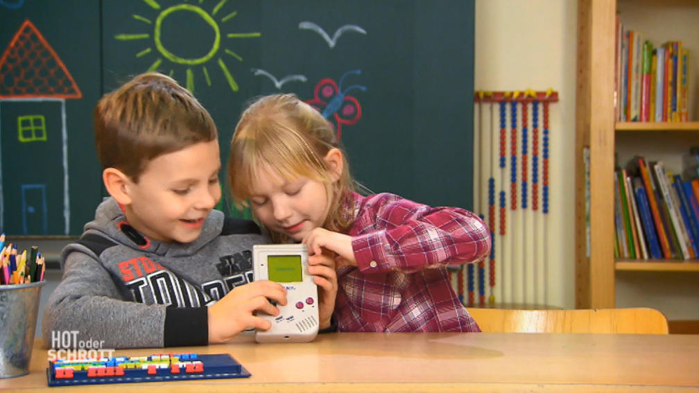 Kinder testen Game Boy