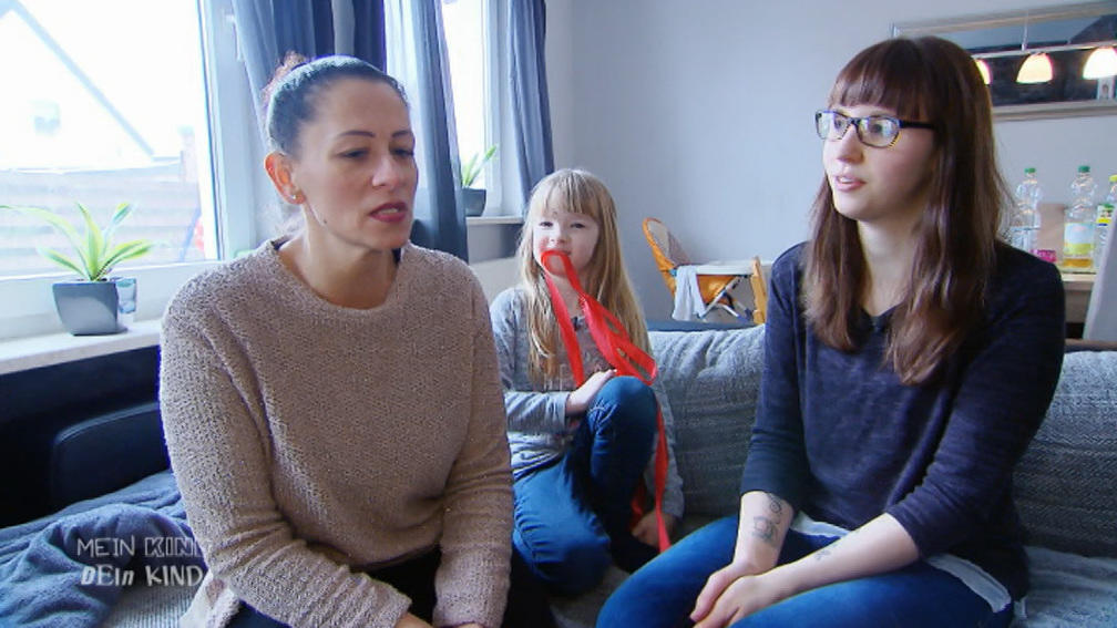 Antonia bekommt von ihrer Mama zu wenig Aufmerksamkeit