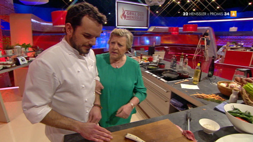"Mutter Beimer" kocht mit Steffen Henssler das Hauptgericht