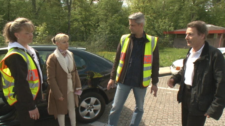Beziehungsstreit auf dem Autobahnfahrplatz