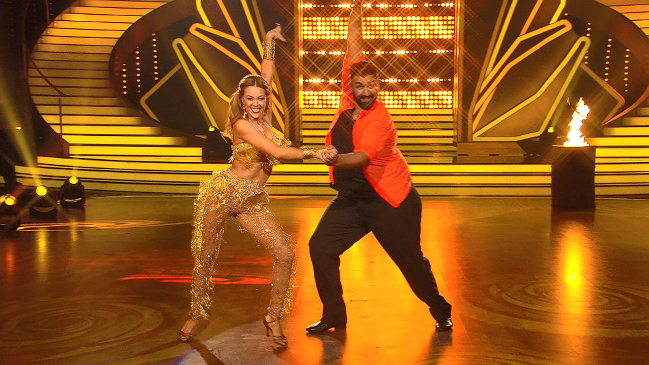 Schüttel-Spaß mit Faisal Kawusi und Oana Nechiti