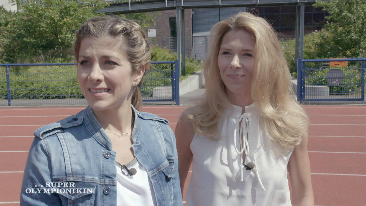 Panagiota und Tanja Szewczenko im Diskuskäfig 