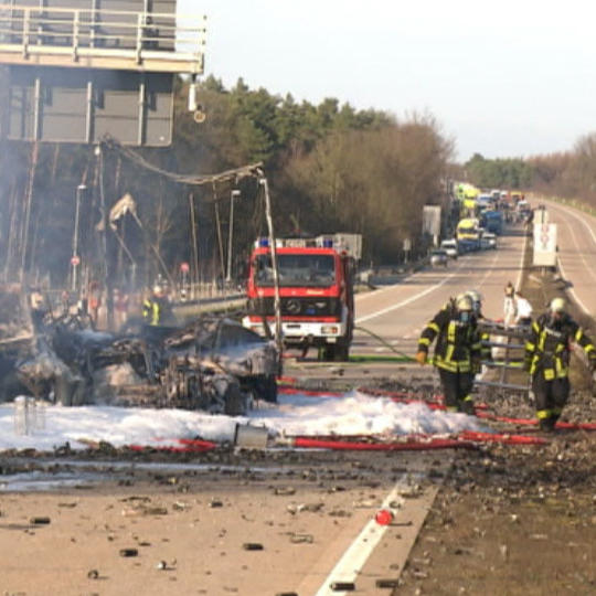 Unfallakte Fallingbostel: Explosion nach Lkw-Crash