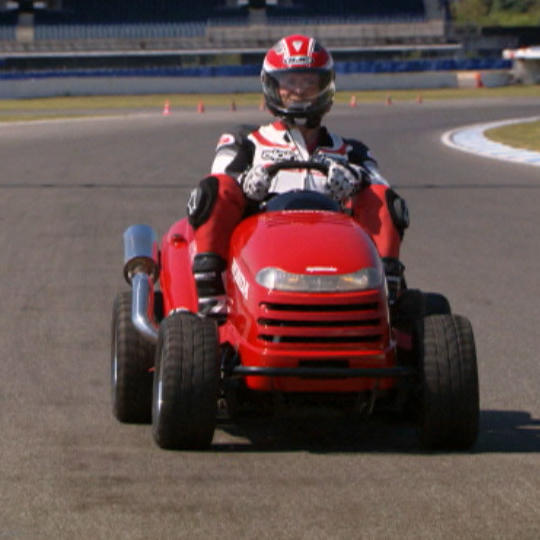 "Honda Mean Mower" - schnellster Rasenmäher der Welt