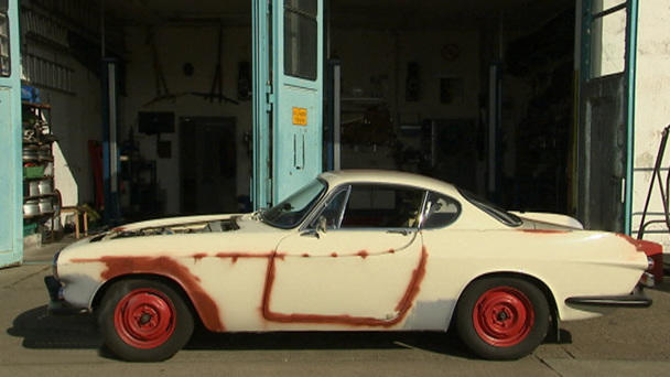 Die Tuningprofis pimpen Roger Moores Dienstwagen