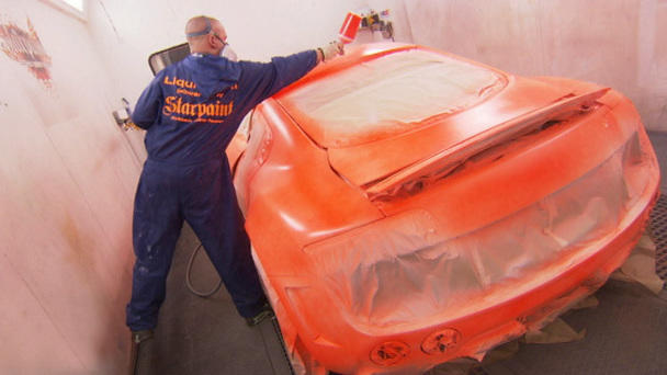 "Car-Dipping": Neue Autofarbe im Handumdrehen