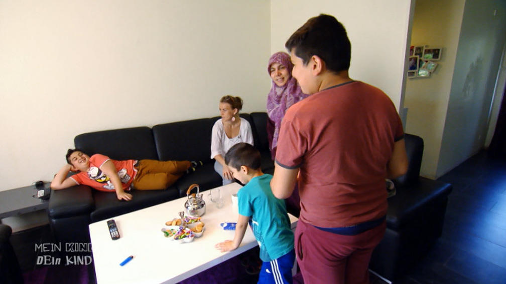 Sohn Abbas bestellt, Mama Gadeh liefert