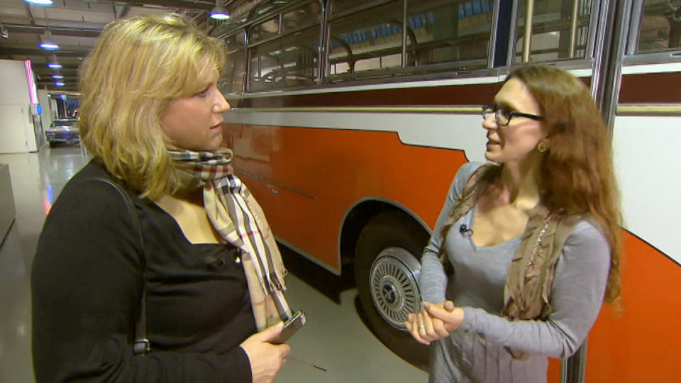 Claudia: "Nimm ihr nicht die Luft zum Atmen!"
