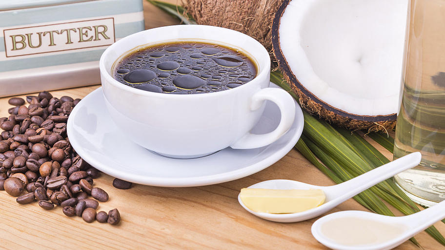 Blütenpollen & Butterkaffee: Das kann die Star-Diät