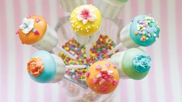 Backformen für Cake Pops und Cupcakes im Test