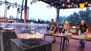 Steffen und die Promis müssen richtig einlochen